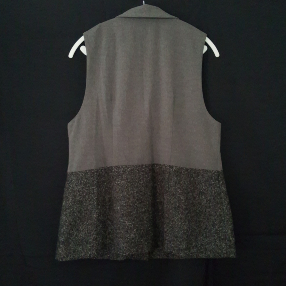 Vest - Picture 2 of 3